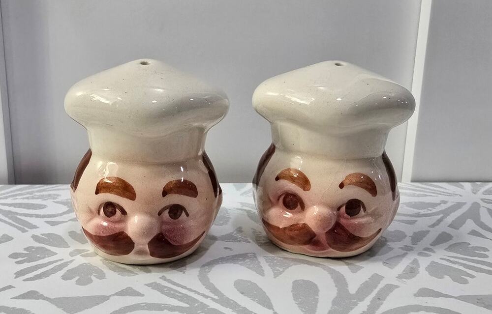 Vintage Chef Head Salt Pepper Shakers Ceramic Pair Cream Brown Kitchen Decor Set
